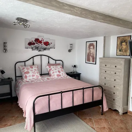 Relais Des Tourterelles Bed & Breakfast *